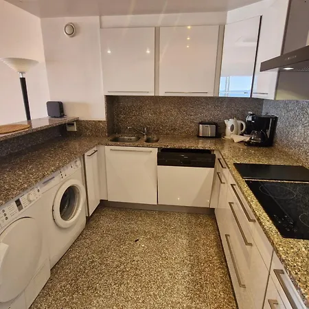 Apartment 3 Pieces Climatise Avec Piscine Et Acces - Fr-1-780-53 *