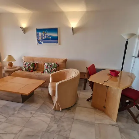 3 Pièces Climatisé Avec Piscine Et Accès - Fr-1-780-53 *